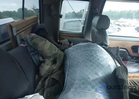 1997 Chevrolet K1500 Fleetside z USA, uszkodzony, nr VIN 1GBEK19R5VE185250